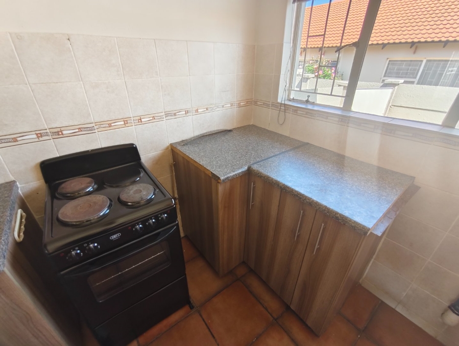 To Let 2 Bedroom Property for Rent in Langenhovenpark Free State